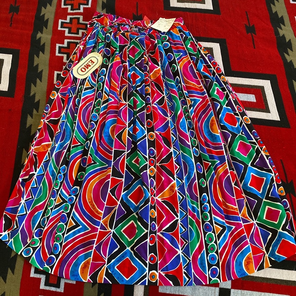 Beautiful Deadstock EMO brand skirt w/ Nordstrom tag still attached. Size S